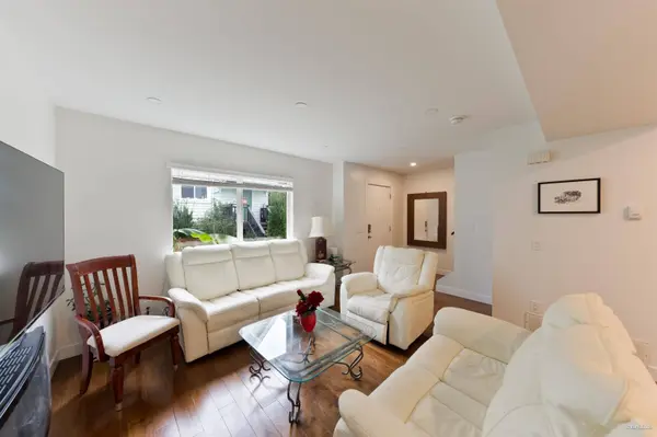 8745 Government ST #2, Burnaby, BC V3N 4G9