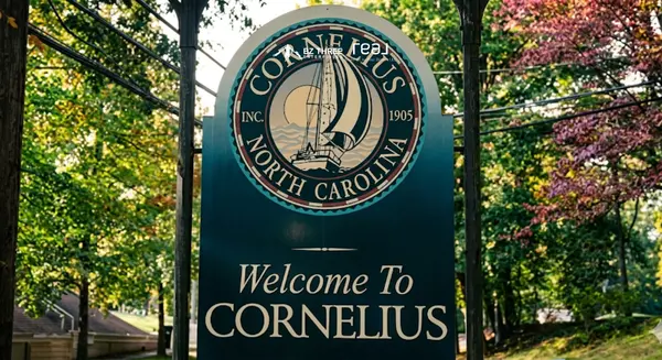 feature image of Pros and Cons of Living in Lake Norman, NC