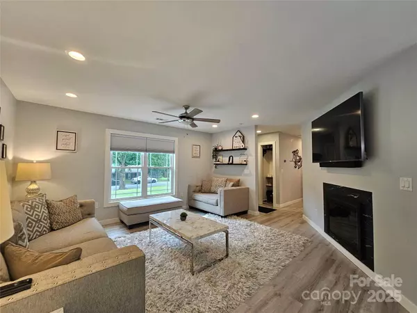 5821 Trotters Ridge RD, Charlotte, NC 28227