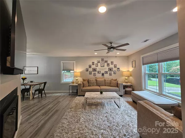 5821 Trotters Ridge RD, Charlotte, NC 28227