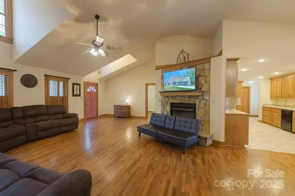 101 Green Way AVE, Cherryville, NC 28021