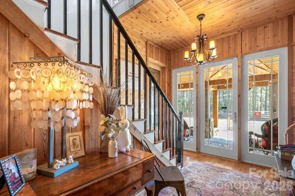 1307 Oakridge Farm HWY, Mooresville, NC 28115