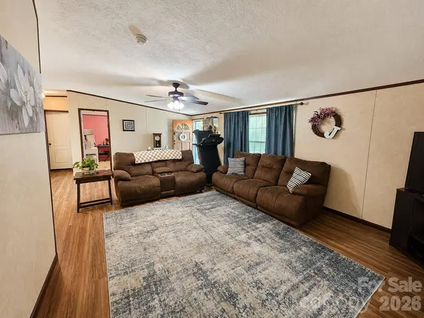 195 Hollywood ST, Forest City, NC 28043