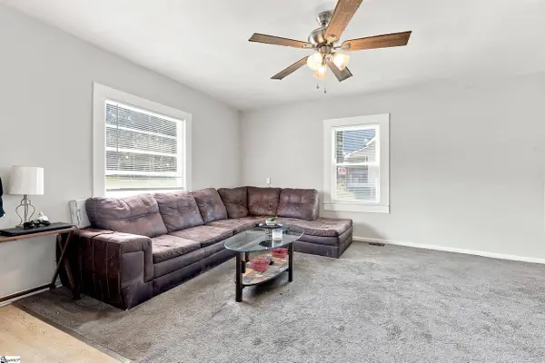 112 W 1st Street, Williamston, SC 29697-2206