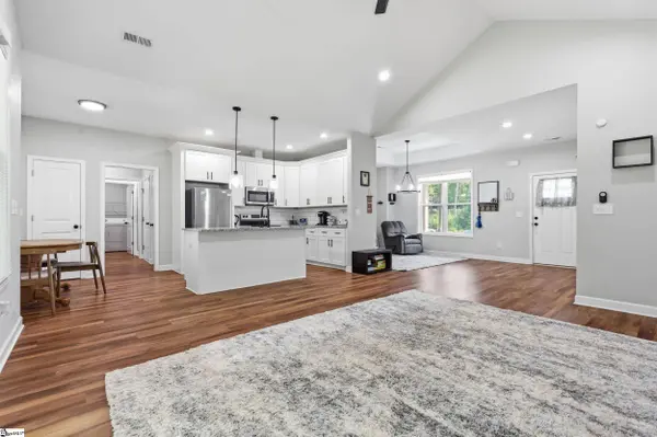 504 Old Stagecoach Road, Easley, SC 29642-1036