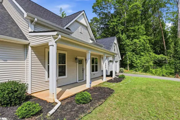 504 Old Stagecoach Road, Easley, SC 29642-1036