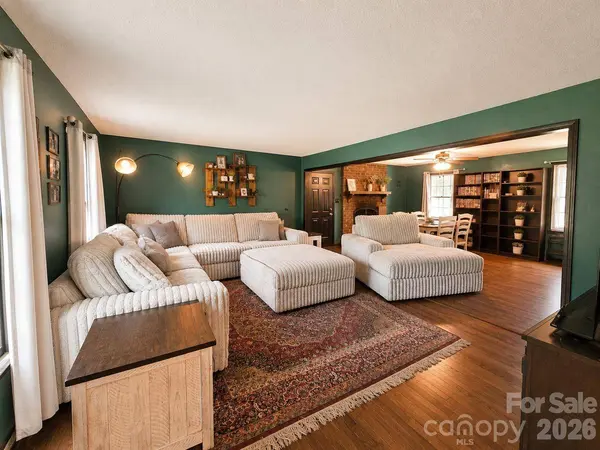 6127 Winview Heights ST, Clemmons, NC 27012