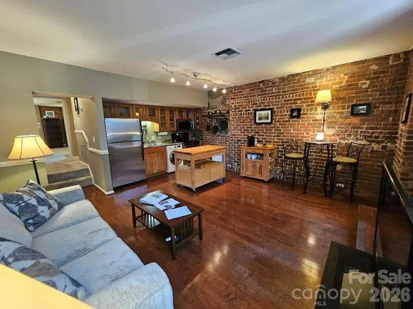 229 N Poplar ST, Charlotte, NC 28202