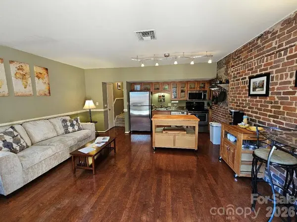 229 N Poplar ST, Charlotte, NC 28202
