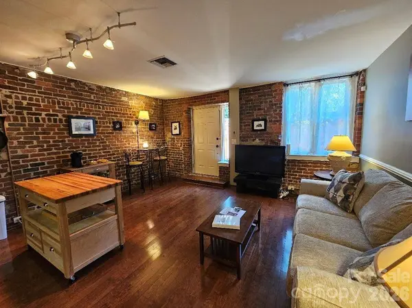 229 N Poplar ST, Charlotte, NC 28202