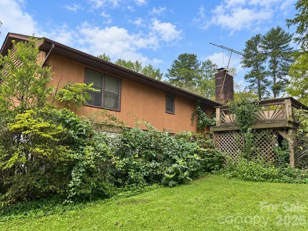 6 Daniel DR, Fletcher, NC 28732
