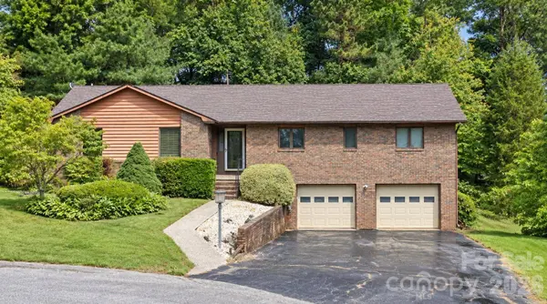 6 Daniel DR