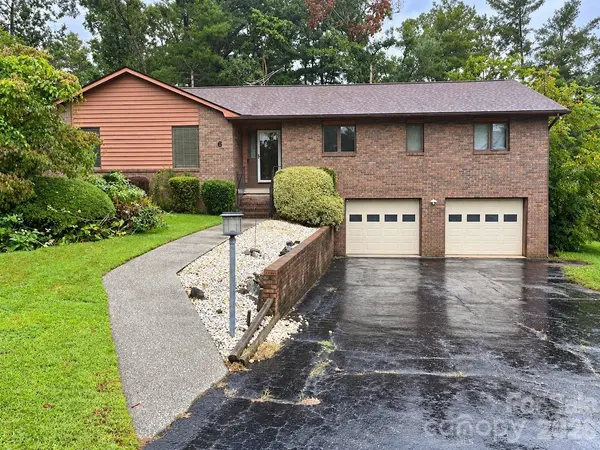 6 Daniel DR, Fletcher, NC 28732