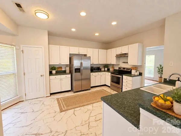 7402 Shiras CT, Charlotte, NC 28273