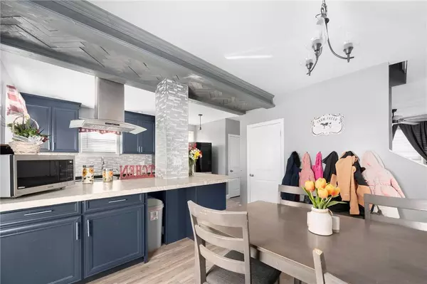 60 Eagle Peak RD, Burrillville, RI 02859