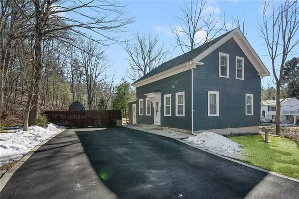 60 Eagle Peak RD, Burrillville, RI 02859