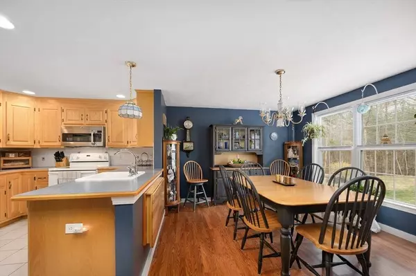 27 Nature View Dr #27, Uxbridge, MA 01569