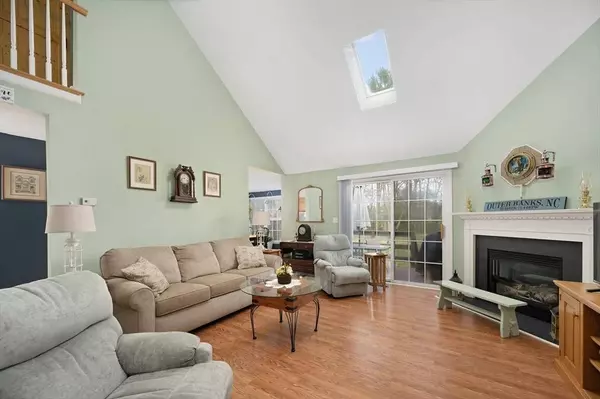 27 Nature View Dr #27, Uxbridge, MA 01569