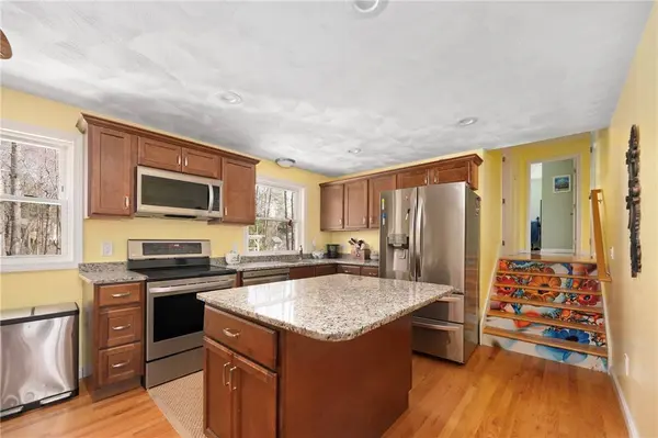 352 Saw Mill RD, Glocester, RI 02857