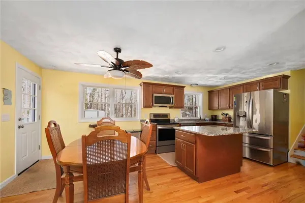 352 Saw Mill RD, Glocester, RI 02857