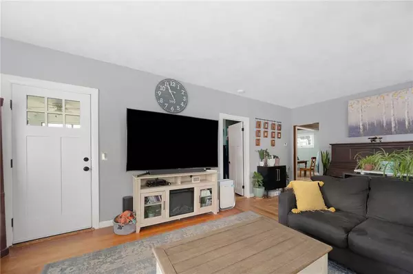 66 Dean AVE, Smithfield, RI 02917