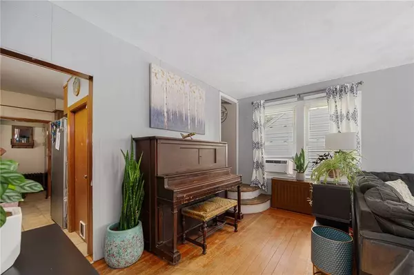 66 Dean AVE, Smithfield, RI 02917