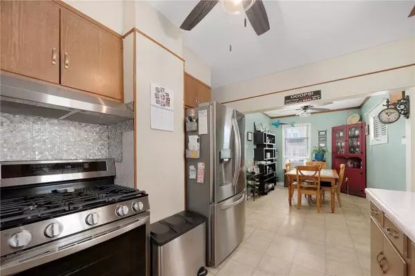 66 Dean AVE, Smithfield, RI 02917