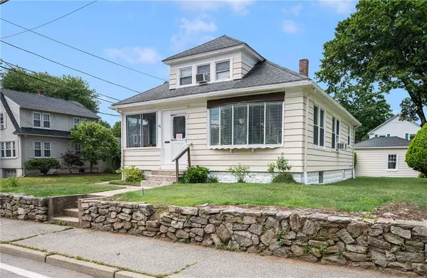 66 Dean AVE, Smithfield, RI 02917