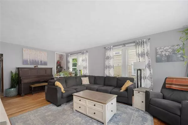 66 Dean AVE, Smithfield, RI 02917