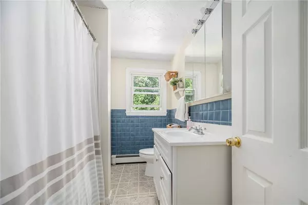 300 Ironmine RD, Burrillville, RI 02830