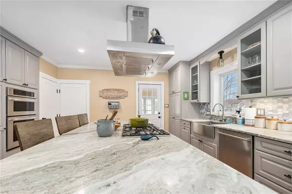 15 Park AVE, Burrillville, RI 02830