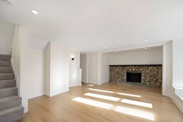 76 Main St, Blackstone, MA 01504