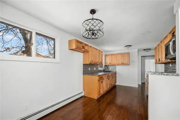 17 Ardway AVE, Warwick, RI 02889