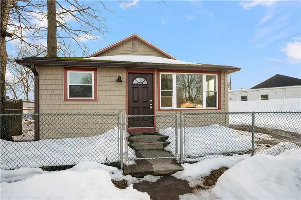 17 Ardway AVE, Warwick, RI 02889