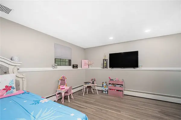 207 Steere Farm RD, Burrillville, RI 02830