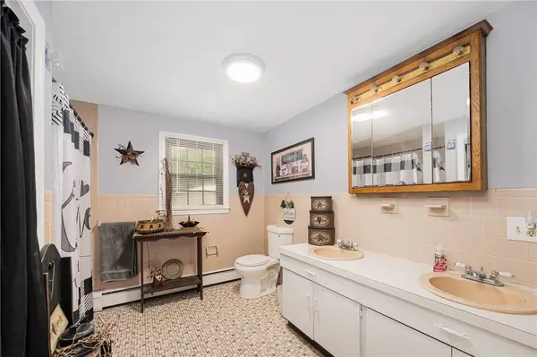 207 Steere Farm RD, Burrillville, RI 02830