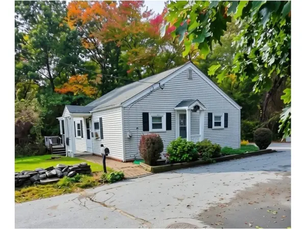 35 Spring LN