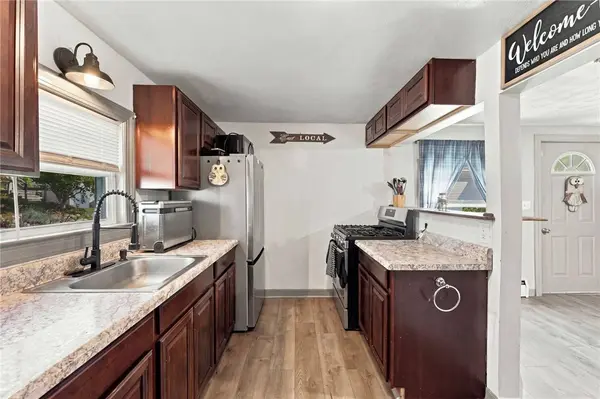35 Spring LN, Burrillville, RI 02859