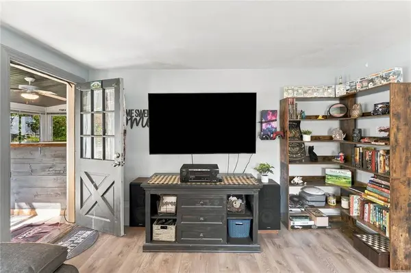 35 Spring LN, Burrillville, RI 02859