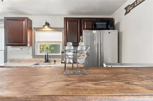 35 Spring LN, Burrillville, RI 02859