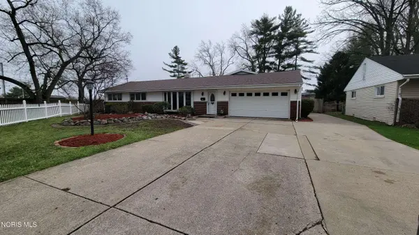 2015 Burr Oaks DR, Toledo, OH 43613
