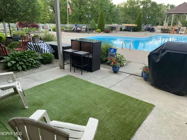 6640 Salisbury RD, Maumee, OH 43537