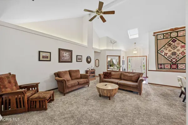 7743 Harvest Gold DR, Holland, OH 43528