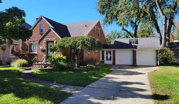3827 Elmhurst RD, Toledo, OH 43613