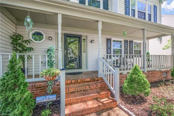 943 Tabb Lakes DR, Yorktown, VA 23693