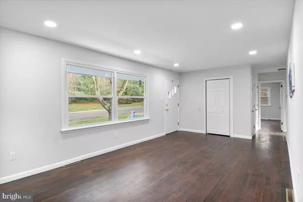 12 BRITTANY ST, Mantua, NJ 08051