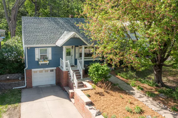 757 Lexington Pkwy S, Saint Paul, MN 55116