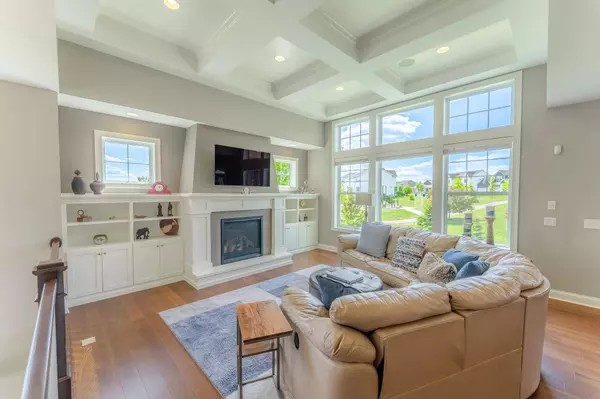 11328 Blazingstar LN, Lake Elmo, MN 55042