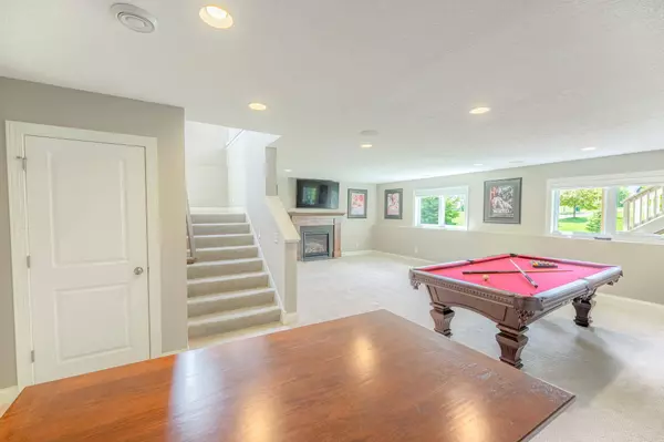 11328 Blazingstar LN, Lake Elmo, MN 55042