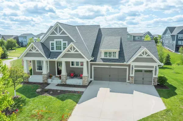 11328 Blazingstar LN, Lake Elmo, MN 55042